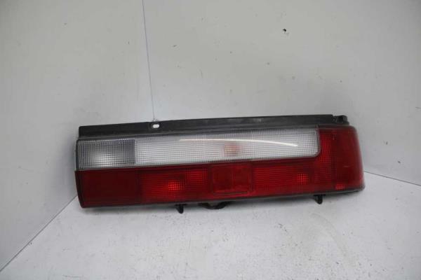 FEU ARRIERE DROIT SUZUKI SWIFT 1989-1996 - Vue 1